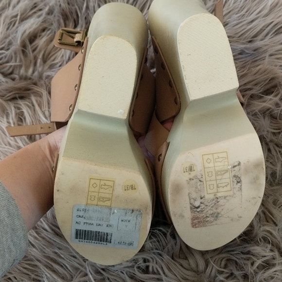 BCBG Maxazria ankle wrap heels - Picture 7 of 7